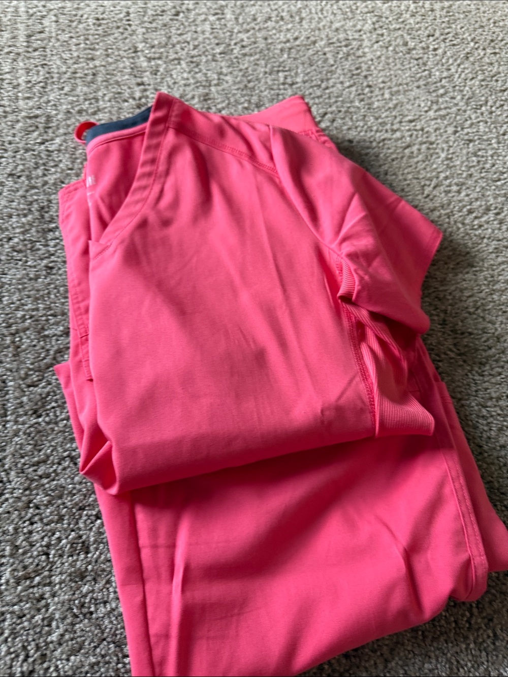 Med Couture Women’s Scrub Set in Bright Pink